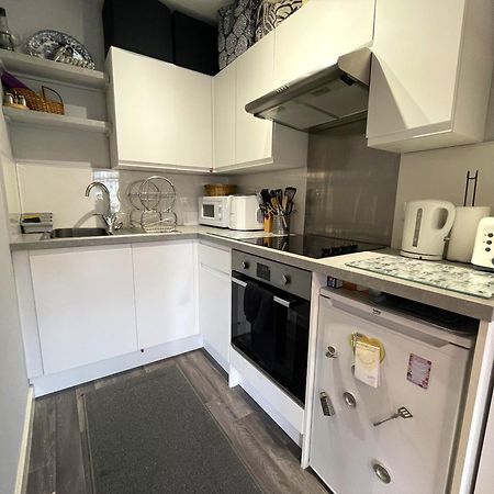 Snug Studio Apartment In Central Location Bristol Exterior photo